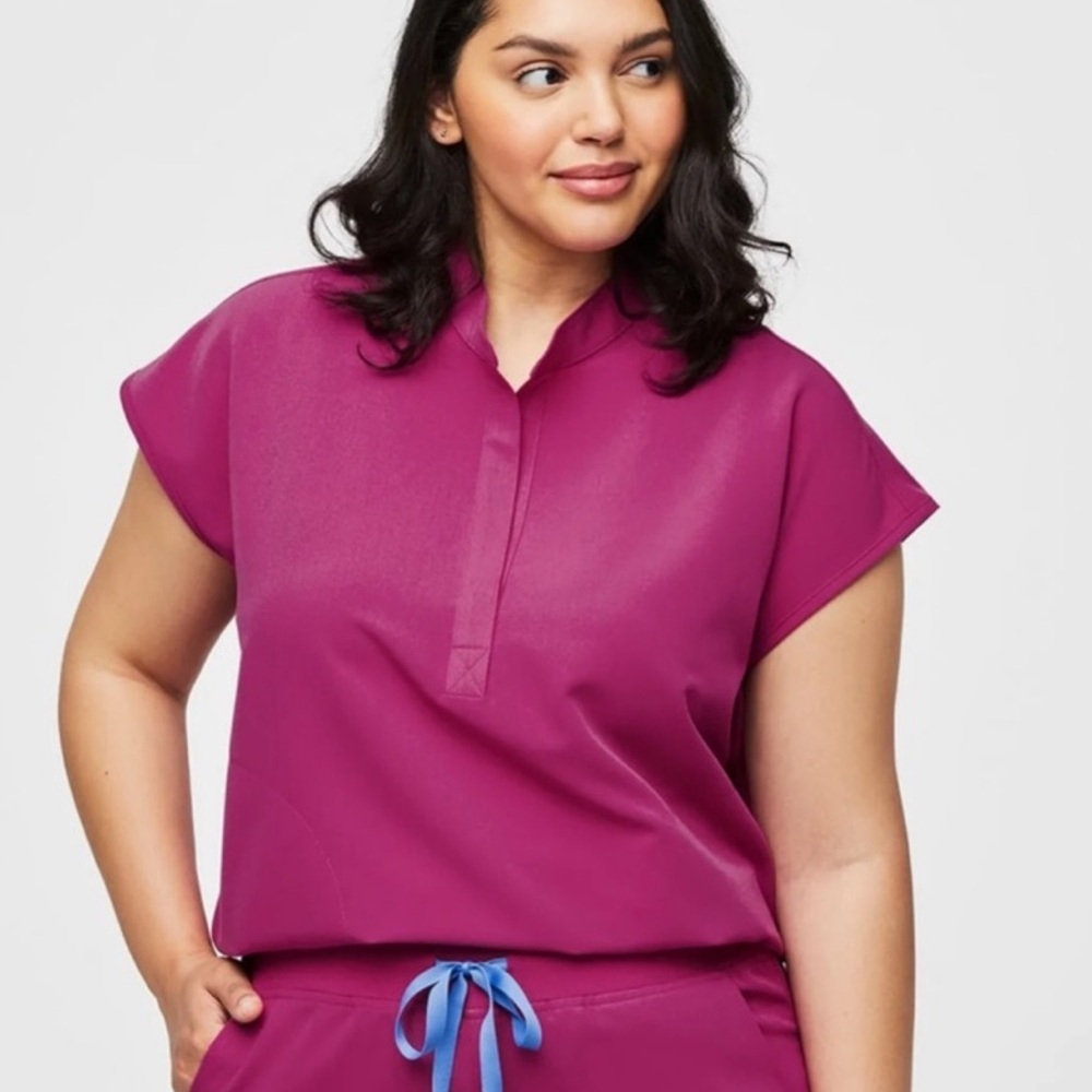 Figs Rafaela top in Raspberry Sorbet
